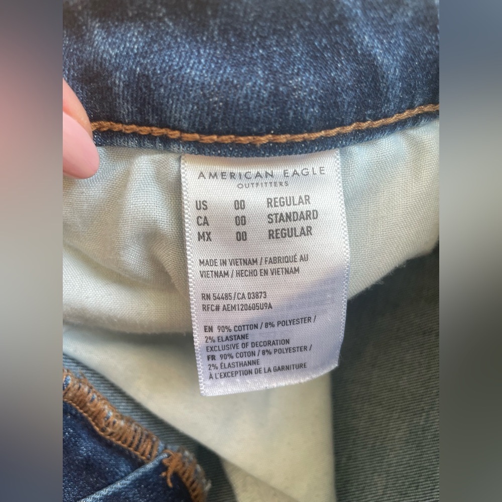 AMERICAN EAGLE RIPPED JEANS - Picture 5 of 5